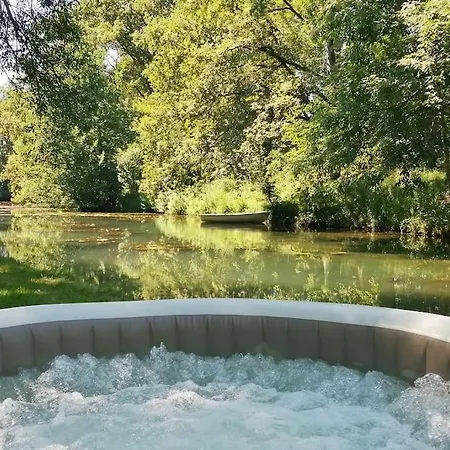 Pyrenees Pleine Nature Jacuzzi 4/5 Pers. *