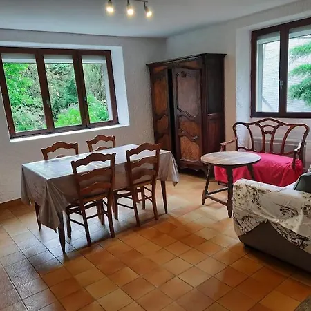 Pyrenees Pleine Nature Jacuzzi 4/5 Pers. Ferienhaus *