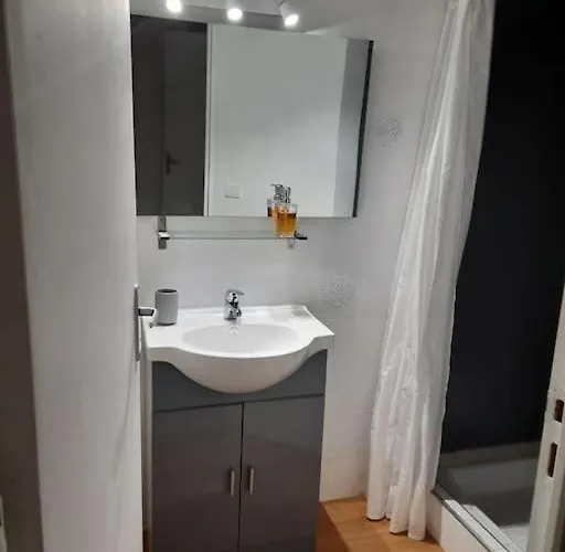 Pyrenees Pleine Nature Jacuzzi 4/5 Pers. *